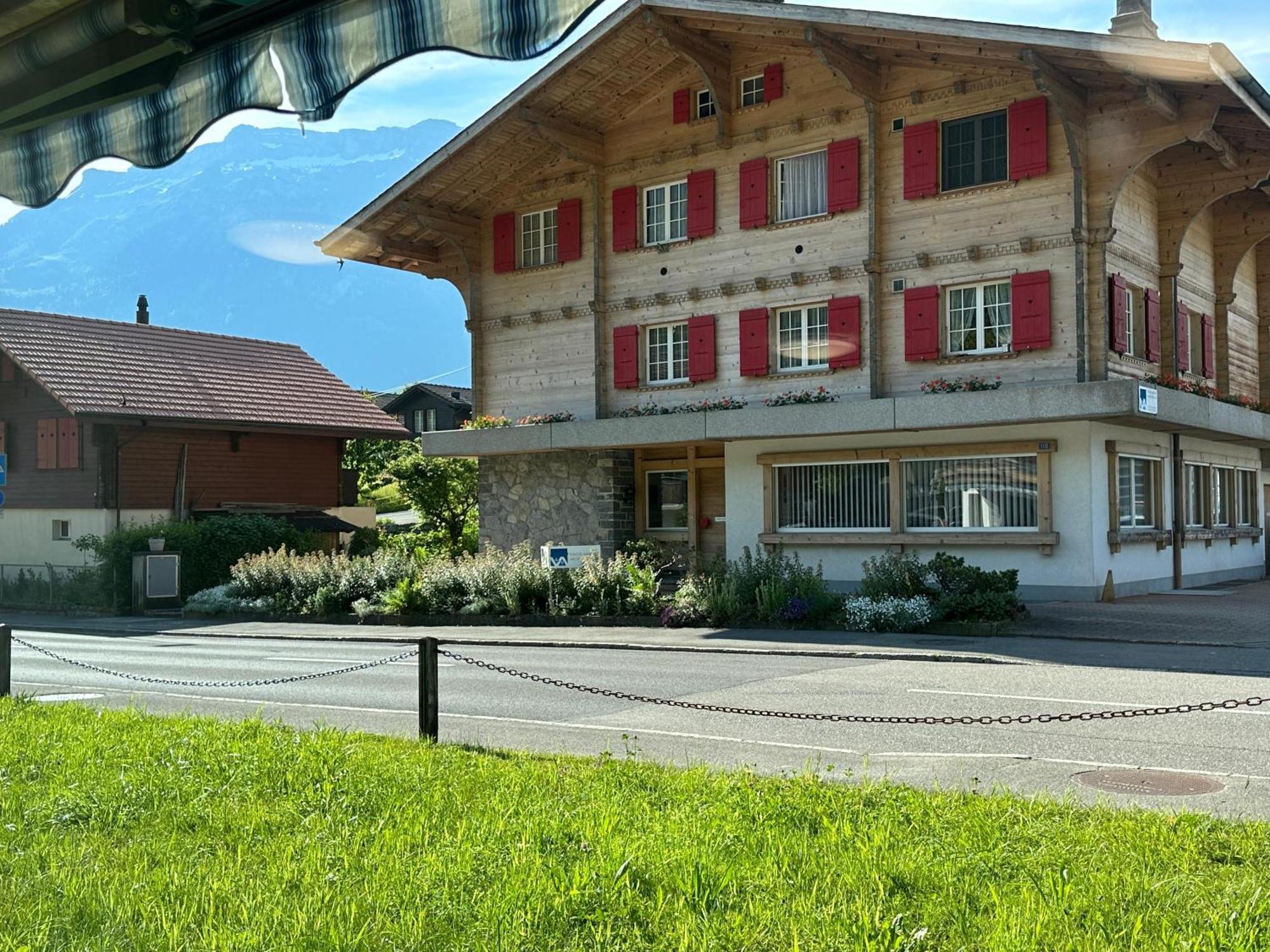 Swiss Chalet Holidays Ringgenberg Exterior photo